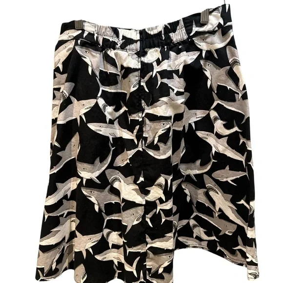 ModCloth Retrolicious | Shark Print Novelty Skirt Black Gray | Medium - Picture 9 of 12
